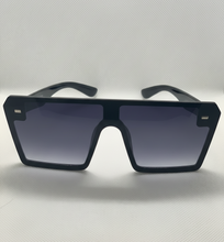 Load image into Gallery viewer, Black Gradient Oversized Fashion Sunglasses
